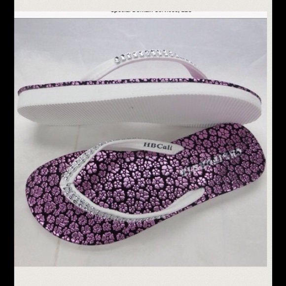 NWT metallic floral diamond studded flip flop😍 - Picture 2 of 3