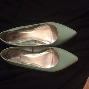 Mint Express size 9 flats