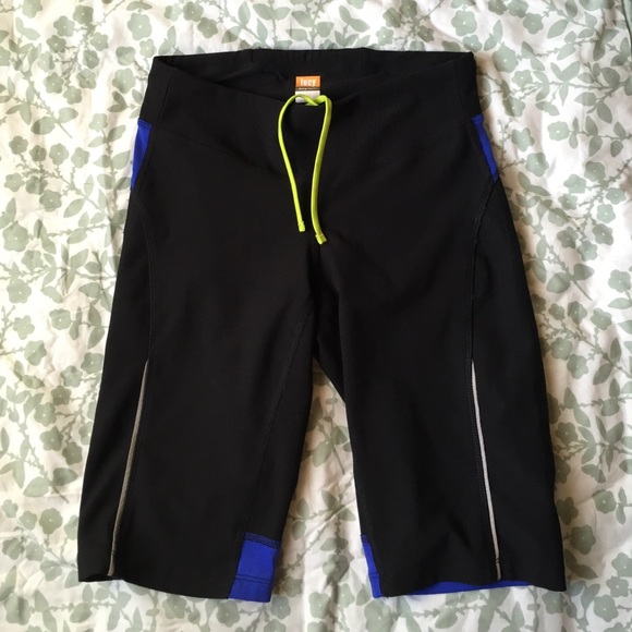 Lucy Crop XS