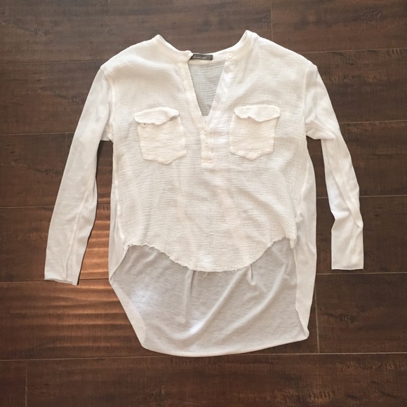 White low-cut Top