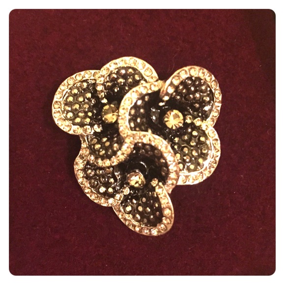 Express Flower Ring Size 6