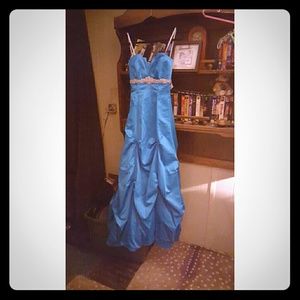 Size 3 Taboo Terquise Strapless Formal Dress