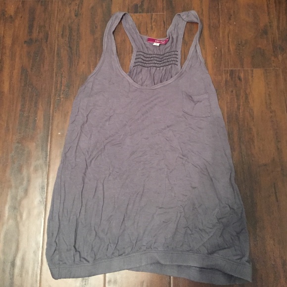 Elastic hem tank