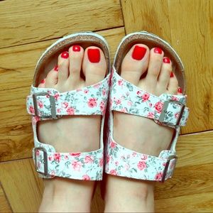🌸🌸🌸FLOWER POWER Birkenstock-style sandals🌸🌸🌸