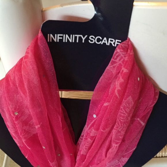 Pink infinity scarf 💗 - Picture 3 of 3