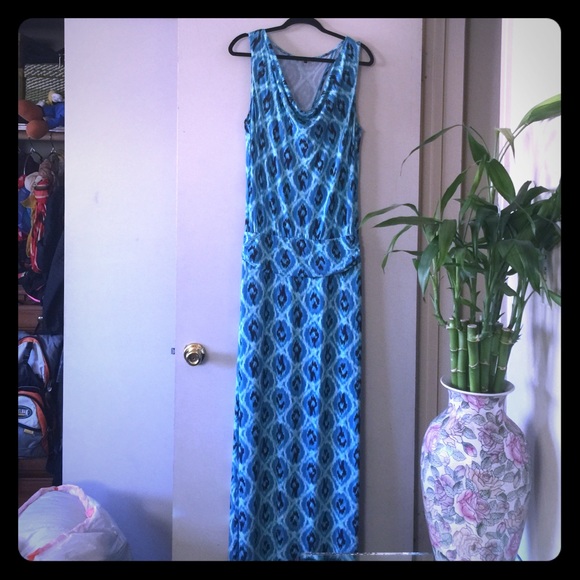 Long turquoise dress