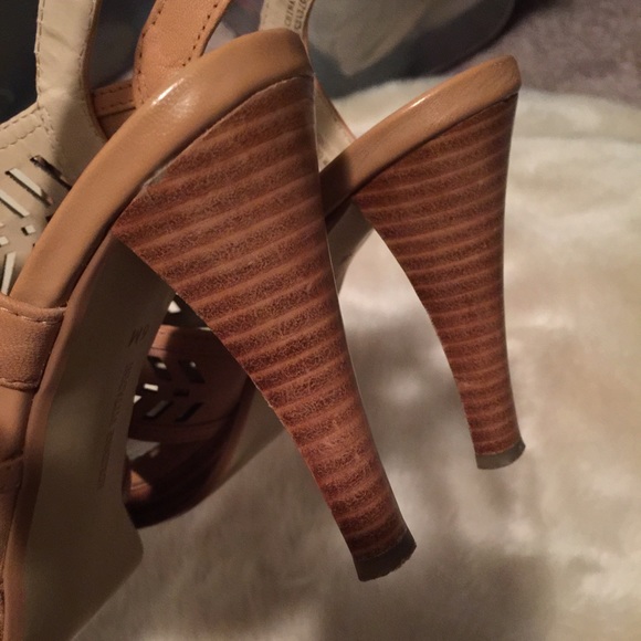 Bundle with the shoes for Leslie