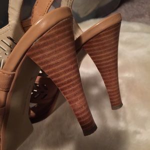 Bundle with the shoes for Leslie