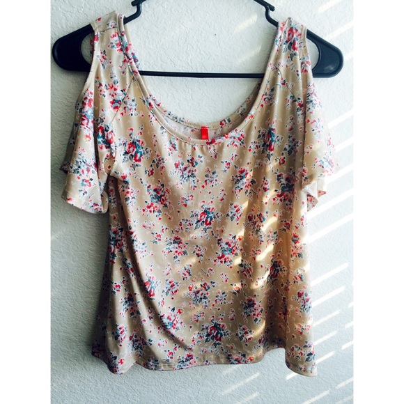 NEW !!! off the shoulder shirt