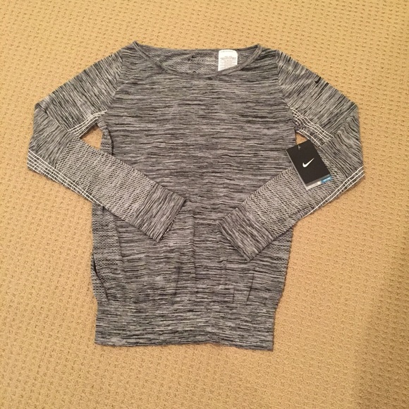 NEW nike long sleeve