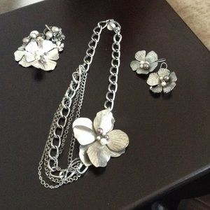 *RESERVED* Jessica Simpson Jewelry set