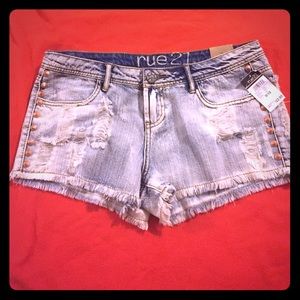 Spiked cut off shorts