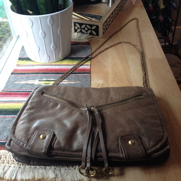 Leather taupe handbag with gold chain strap
