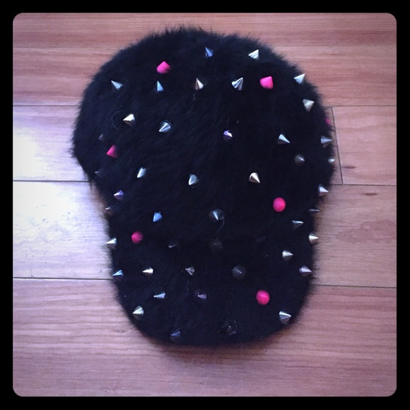 Furry Studded Cap Black