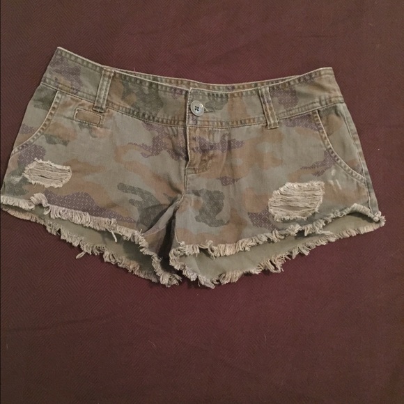 Super cute camo shorts!