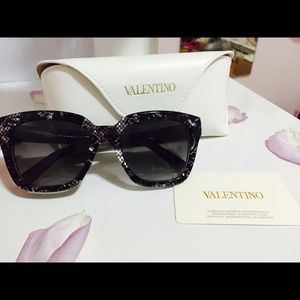 Brand New Valentino sunglasses * ON SALE