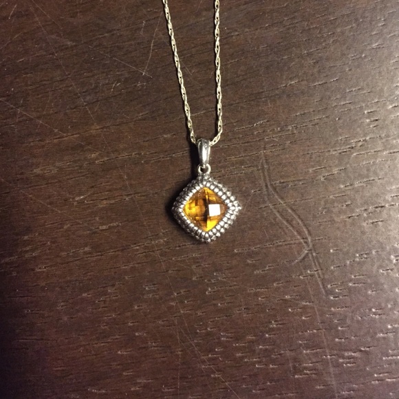 A beautiful Topaz necklace