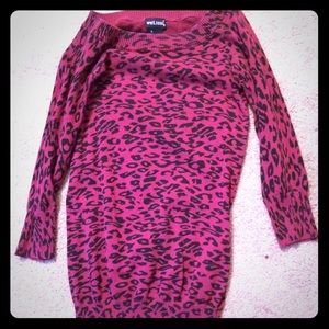 Red cheetah print quarter sleeve sweater