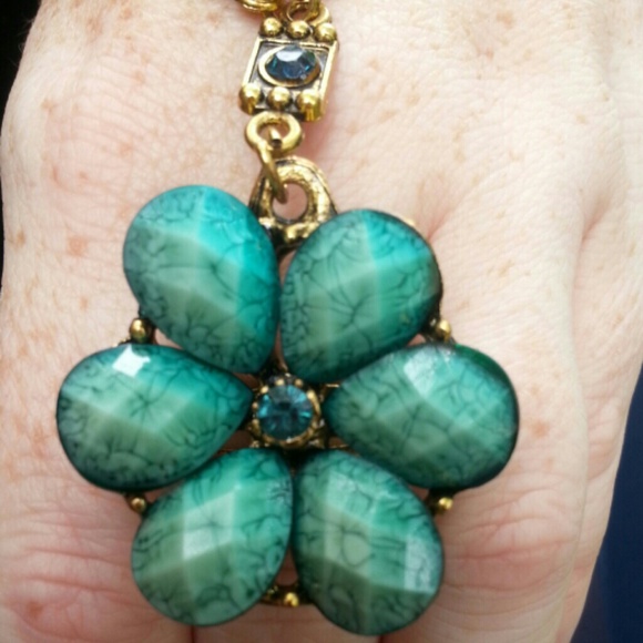 Butterfly cuff bracelet w/attatched flower ring. - Picture 3 of 3