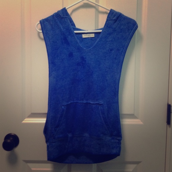 Blue summer pullover tank.