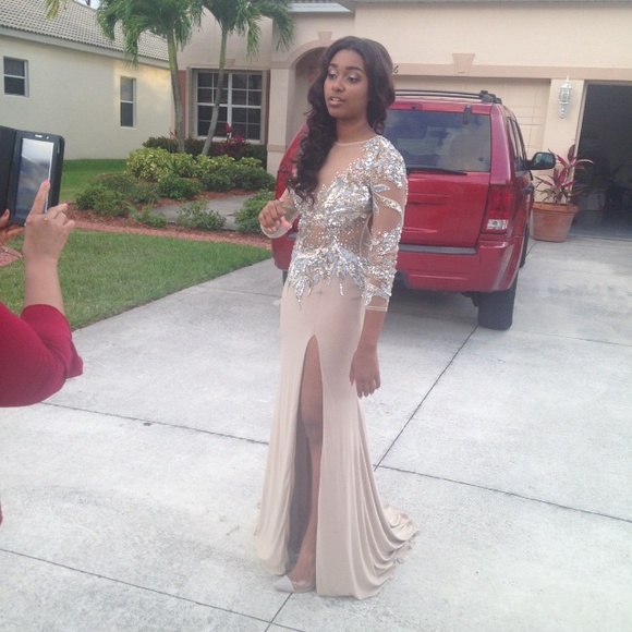 Prom dress 2015 - Picture 3 of 4