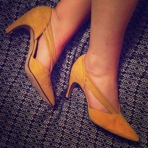 Brand New Via Spiga Seude Pumps