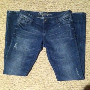 BUNDLE!! Skinny jean and purple lace tank top!