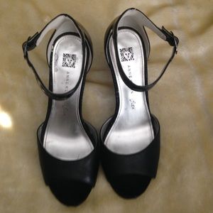 Anne Klein iflex heals