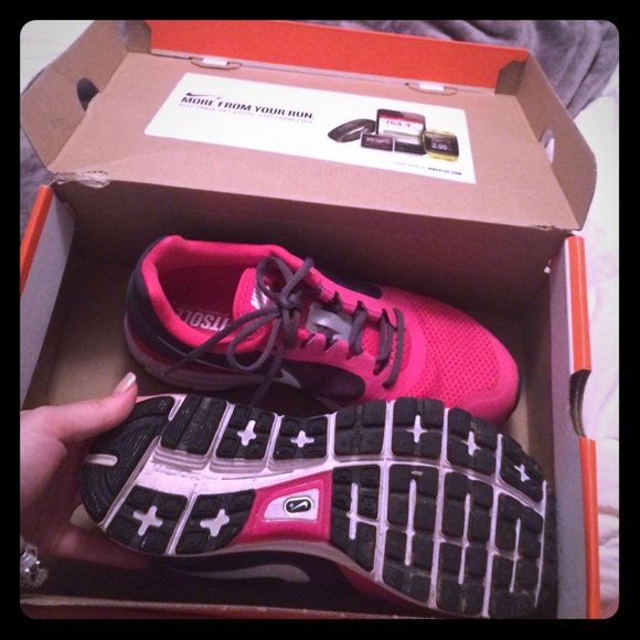 Brand new worn once Nike sneakers