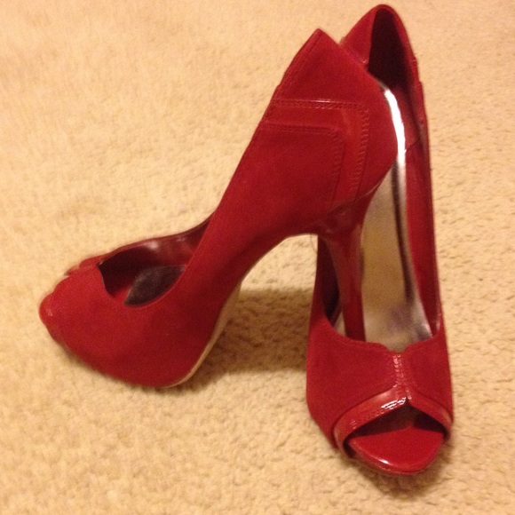 Shoes - Picture 2 of 3
