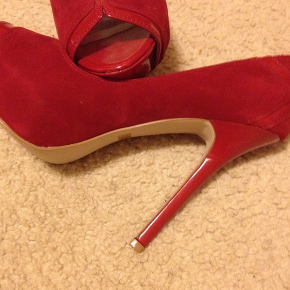Shoes - Picture 3 of 3