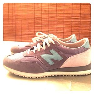 NEW BALANCE  SIZE 10 ✔️ AND TOPSHOP TEE