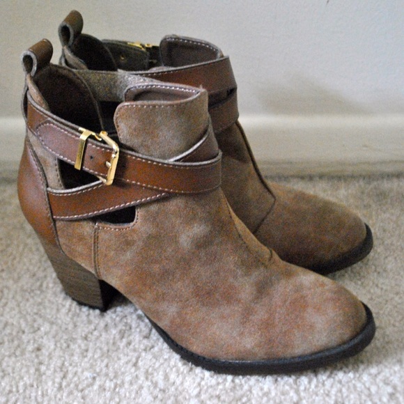 Mossimo Supply Co. Shoes - Mossimo Tan Booties
