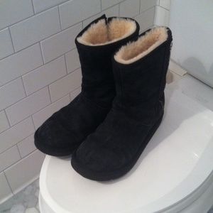 Ugg boots black