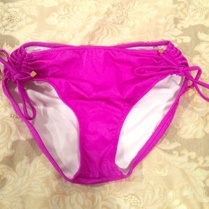 NEVER BEEN WORN VENUS HIPSTER BIKINI BOTTOMS