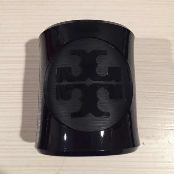 Black cuff