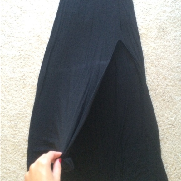 Brandy Melville skirt - Picture 2 of 3