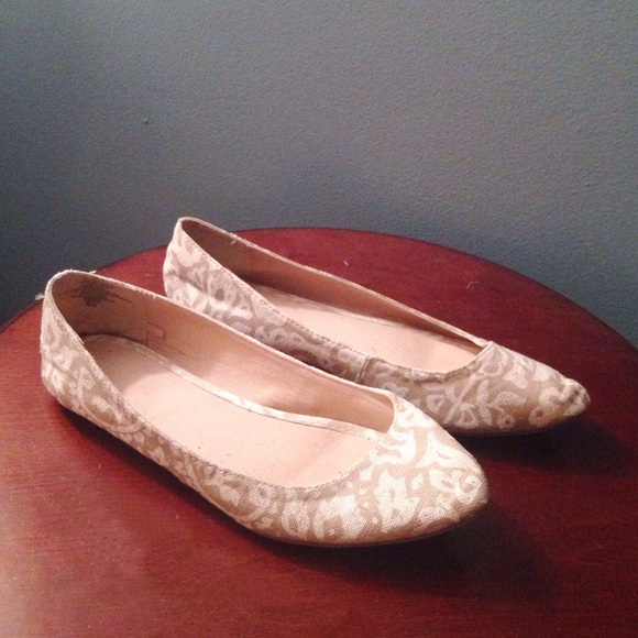 Tan Patterned Flats
