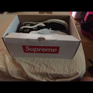 SOLDDDDDDD Supreme Fuck em' x Vans sk8 hi