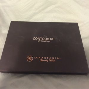 Anastasia Beverly Hills contour powder palette