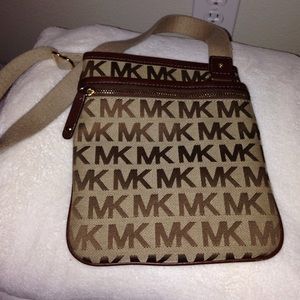 Michael kors small purse with adjustable strap
