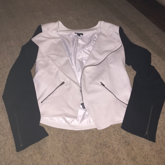 💝HP 10-17-16💝🔰NWOT🔰Super Cute Jacket - Picture 2 of 4