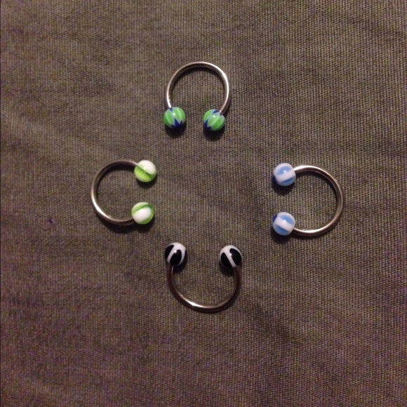 4 lip rings