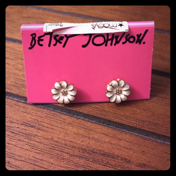 Betsey Johnson Daisy earrings