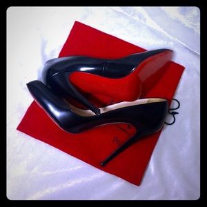 AUTHENTIC BLK CHRISTIAN LOUBOUTIN HIGH HEEL PUMPS