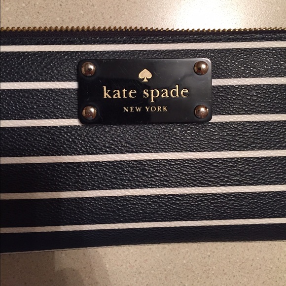 Kate Spade Wallet - Picture 3 of 3
