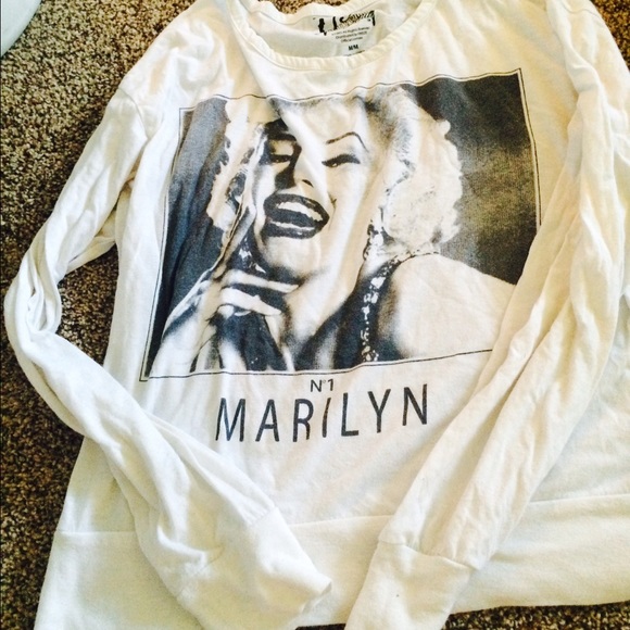 Marilyn Monroe top