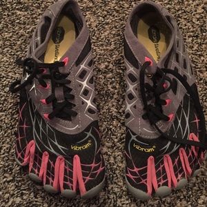 Vibram toe shoes