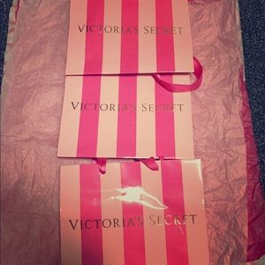 Victoria's Secret -paper tissues & bags