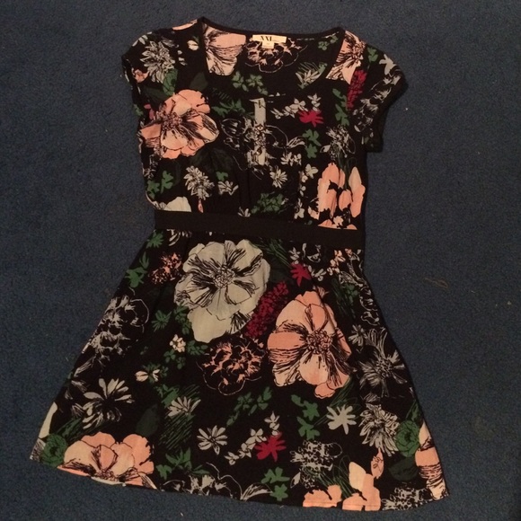 Black floral printed Forever 21 dress!